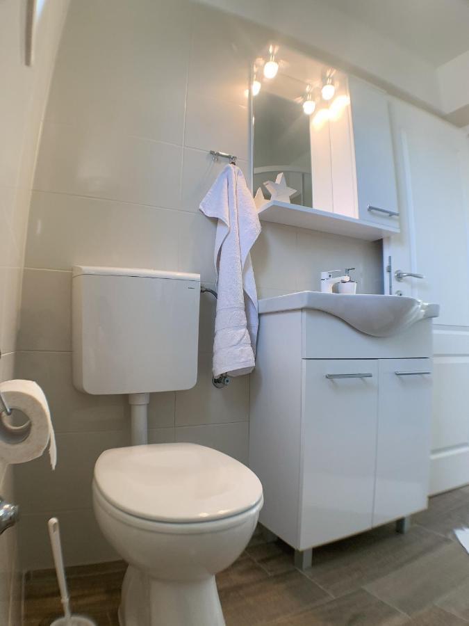Apartmani Carnizza Ražanac Exterior foto